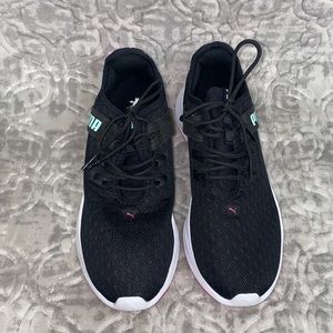 Black Puma Running Shoes, Womans, Size 7, Black